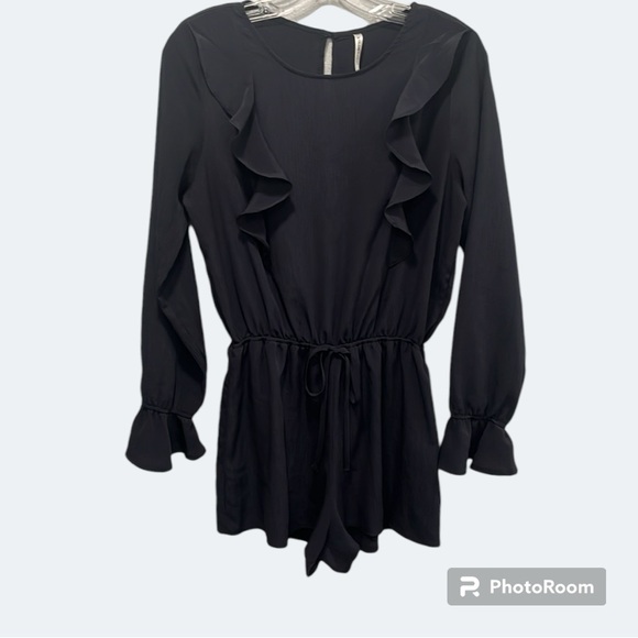 Color Thread, Black Romper Button Back oyster buttons - Picture 1 of 6